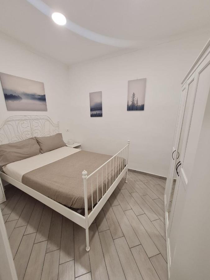 Palizzi'S Home Behind Plebiscite Square Naples Luaran gambar