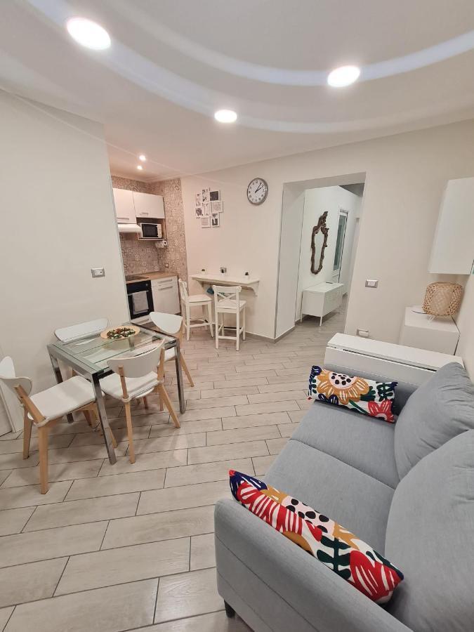 Palizzi'S Home Behind Plebiscite Square Naples Luaran gambar